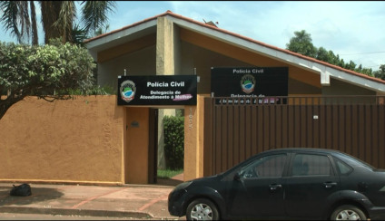 A delegada da Mulher, Patrícia Abranches, informou que o caso pode ser tratado como cárcere privado e será investigado - Reprodução/TVC