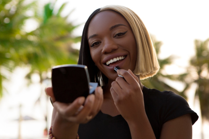 Dani DaMata conta TUDO o que você precisa saber sobre make para pele negra Dani DaMata conta TUDO o que você precisa saber sobre make para pele negra