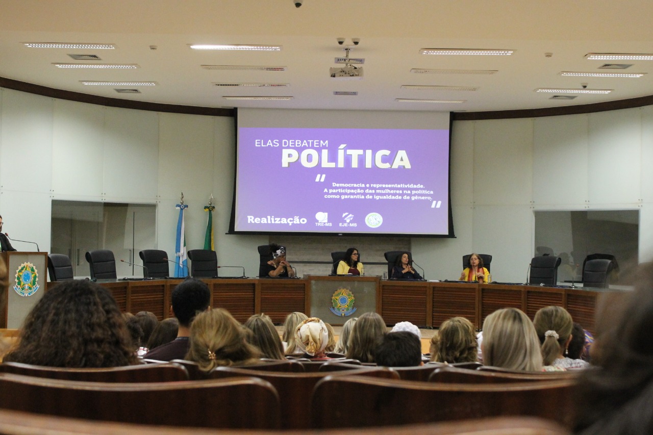 "Elas Debatem Política Democracia e Representatividade foi tema de encontro entre lideranças femininas da Capital - Divulgação