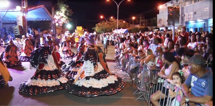 Desfile em Três Lagoas contou com quatro escolas de samba - Divulgação