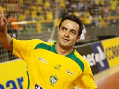 Falcão está a 4 gols de marca histórica -