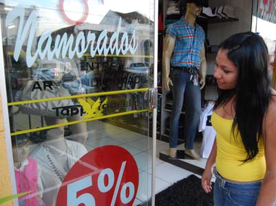 Dia dos Namorados deve ser movimentado para o comércio -