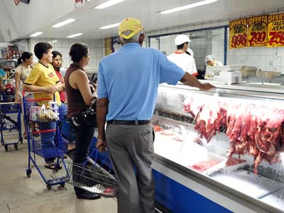 Consumidores trocam a carne vermelha pela de frango -