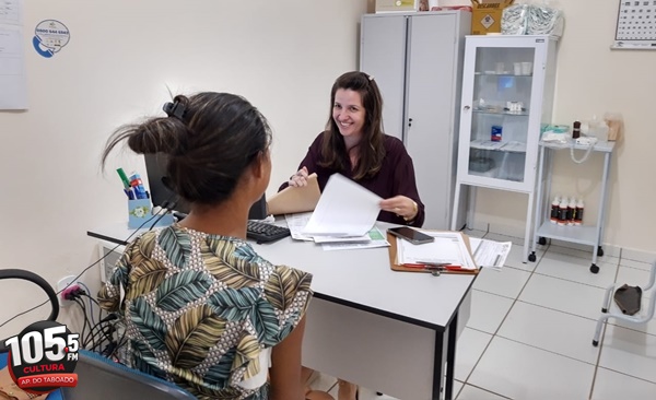 Drª Elisa Maria atendendo no ESF Central - Gabrielly Almeida/JPNews