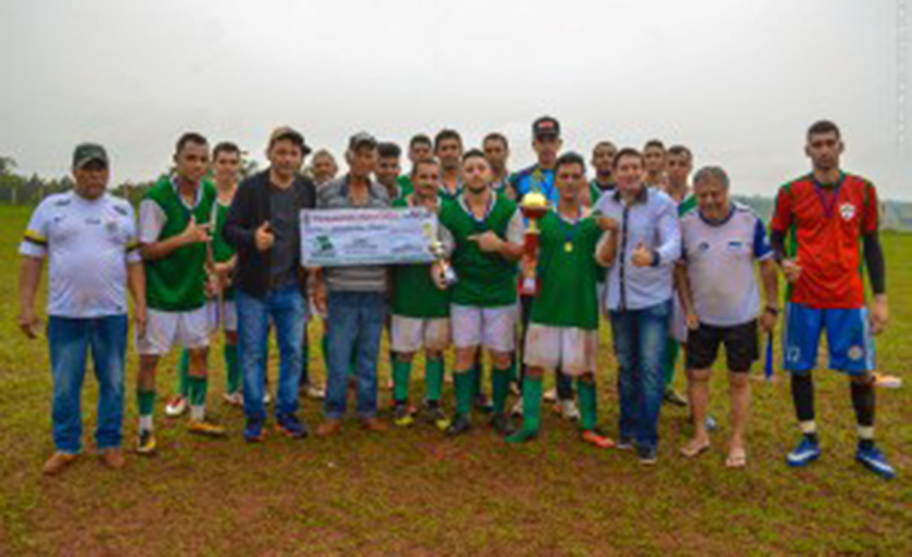 Além de troféus e medalhas, os campeões levaram premiação em dinheiro - Divulgação/Assessoria Além de troféus e medalhas, os campeões levaram premiação em dinheiro - Divulgação/Assessoria