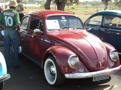 Carros antigos ficarão no canteiro central do Recinto de Exposições -
