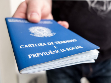 Além da vaga para Auxiliar de Cabeleireiro e Sushiman, há outras oportunidades - Ilustração