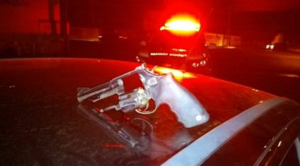 Policiais localizaram um revólver calibre 38 mm - Divulgação/BPM