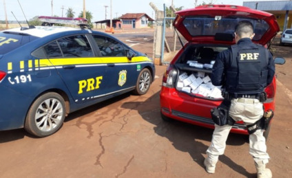 Carro e os equipamentos foram levados a Receita Federal em Rio Brilhante - Imagem cedida/PRF