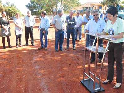 Ordem de serviço para pavimentação das ruas aconteceu na manhã de ontem -