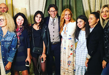 Lindsay Lohan publica foto com sua 'família russa' Lindsay Lohan publica foto com sua 'família russa'