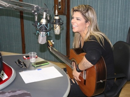 Paula Mattos começou compondo desde os 12 anos de idade e canta desde os 15. - Danielle Leduc/JP