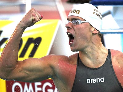 Cielo vibra após ganhar o ouro e bater o recorde mundial dos 100m livres -