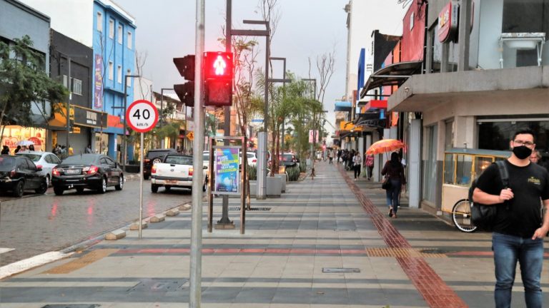 Comércio e outros serviços considerados não essenciais podem ser fechados na semana que vem - Divulgação/PMCG