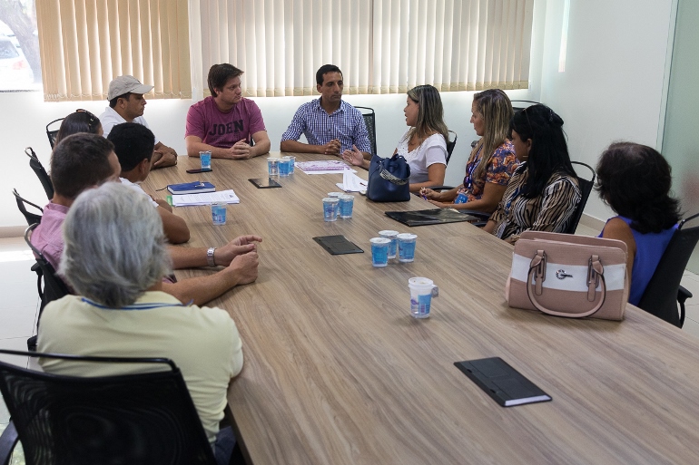 Nesta segunda-feira, vereadores discutiram o assunto - Divulgação