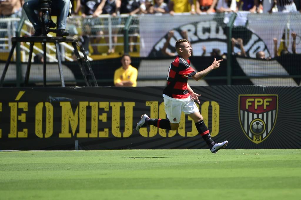Flamengo saiu atrás, mas contou com reação no segundo tempo diante do Corinthians - EBC Flamengo saiu atrás, mas contou com reação no segundo tempo diante do Corinthians - EBC