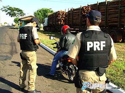 Efetivo de policias nas rodovias será reforçado para garantir a segurança dos motoristas neste feriado -