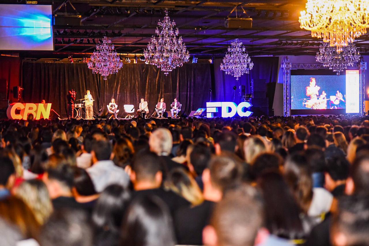 O espaço Diamon Hall ficou lotado para ouvir o filósofo Mario Sérgio Cortella - Foto Celso Magalhães