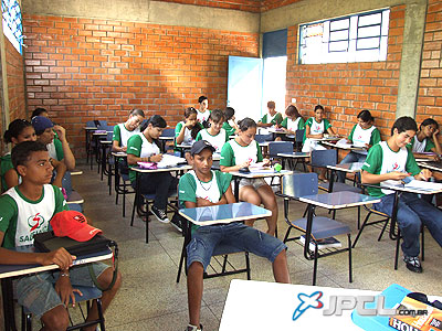 Sala de aula do Centro Juvenil, onde os adolescentes recebem ensinamentos que os ajudarão a conseguir vagas no mercado -
