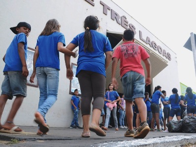 Sessenta alunos assistiram ao filme -