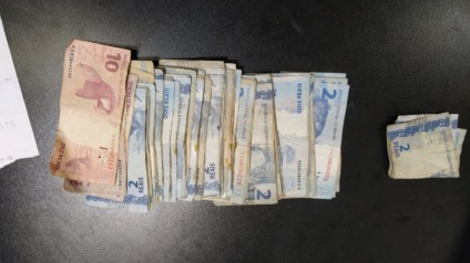 Ele confessou que furtou dinheiro do caixa, mas nega ser autor de furtos ocorrido anteriormente - 13º BPM Paranaíba/Reprodução Ele confessou que furtou dinheiro do caixa, mas nega ser autor de furtos ocorrido anteriormente - 13º BPM Paranaíba/Reprodução