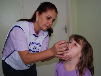 As gotinhas protegem as crianças da paralisia infantil -