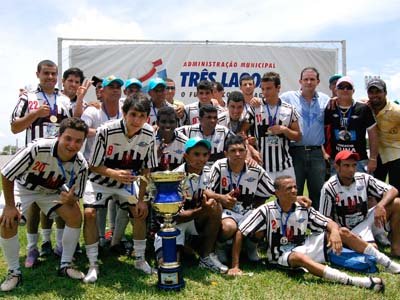 O Comercial festejou muito a conquista do tricampeonato - O Comercial festejou muito a conquista do tricampeonato -