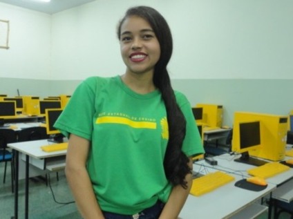 A estudante Eulália Silvestre competiu na modalidade teórica da Olimpíada Brasileira de Robótica - divulgação