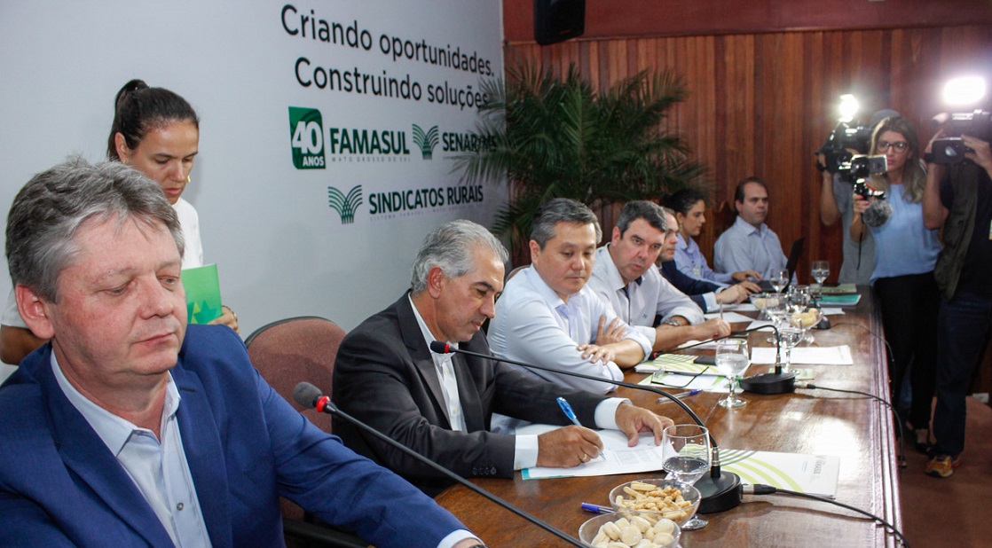 Assinatura do decreto ocorreu durante evento na sede da Famasul - Chico Ribeiro/Subcom/MS Assinatura do decreto ocorreu durante evento na sede da Famasul - Chico Ribeiro/Subcom/MS