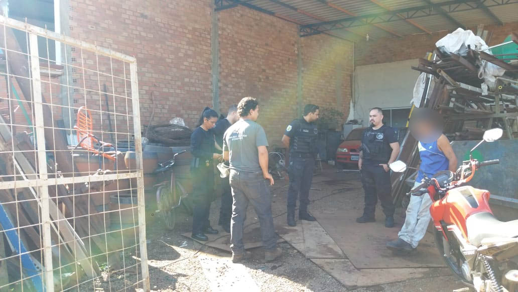 Policiais deteram proporietário do local para averiguação - Imagem cedida