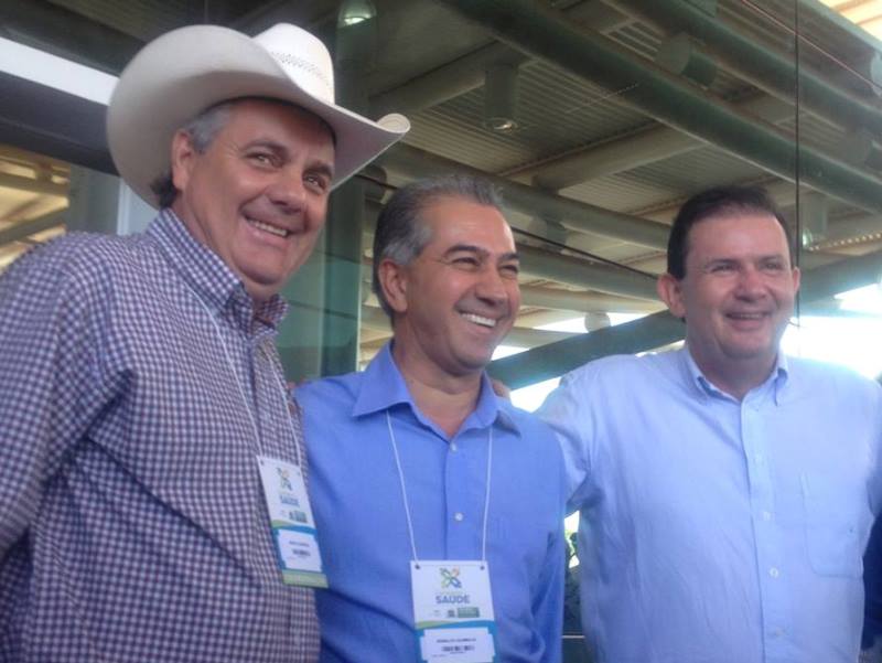 Guerreiro e Eduardo Rocha com o governador Reinaldo Azambuja, em recente visita ao município  - Arquivo/JP