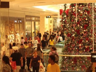 Natal prolongado: reajuste de 14% do salário mínimo deve aquecer consumo em janeiro -