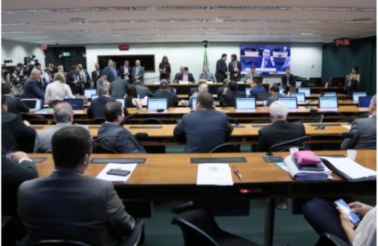 Comissão conclui votação da reforma dos Militares - Foto: Agência Câmara