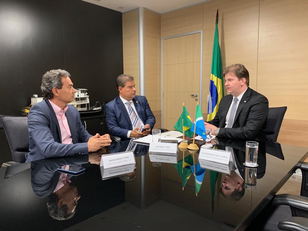 Marquinhos Trad se reuniu com o senador Nelsinho Trad (PSD) e o ministro de Desenvolvimento Regional, Gustavo Canuto. - Foto: Diuvlgação/Assessoria
