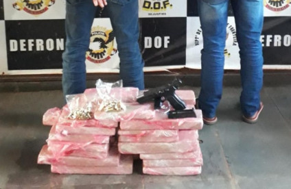 As armas, munições e entorpecentes seriam entregues na rodoviária de Porto Velho - Foto: Divulgação/Defron