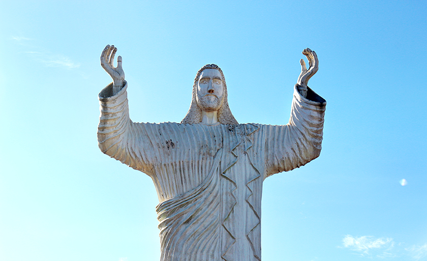 Foto do Cristo da av. Capitão Olinto Mancini, em Três Lagoas - Danielle Leduc