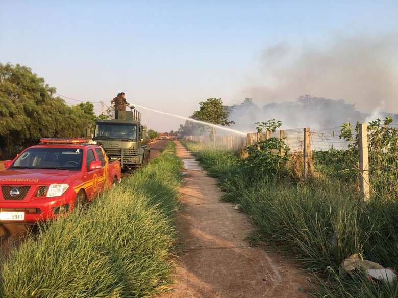 Incêndios de grandes proporções são registrados em Dourados - Foto: Fábio Dorta