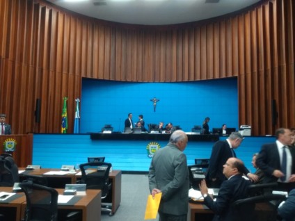 Parlamentares votam projeto que prevê atendimento psicológico a estudantes da rede pública - Foto: Loraine França/CBN