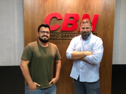 No CBN Motors deste sábado, Paulo Cruz e Leandro Gameiro comentam o caso dos mecânicos que construíam e vendiam cópias grosseiras da Ferrari a Lamborghini em Santa Catarina - Foto: Luciene Arakaki/CBN No CBN Motors deste sábado, Paulo Cruz e Leandro Gameiro comentam o caso dos mecânicos que construíam e vendiam cópias grosseiras da Ferrari a Lamborghini em Santa Catarina - Foto: Luciene Arakaki/CBN