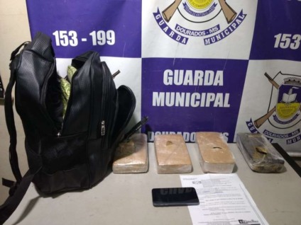 Rapaz é preso em Dourados com mais de R$ 100 mil em drogas - Foto: Osvaldo Duarte