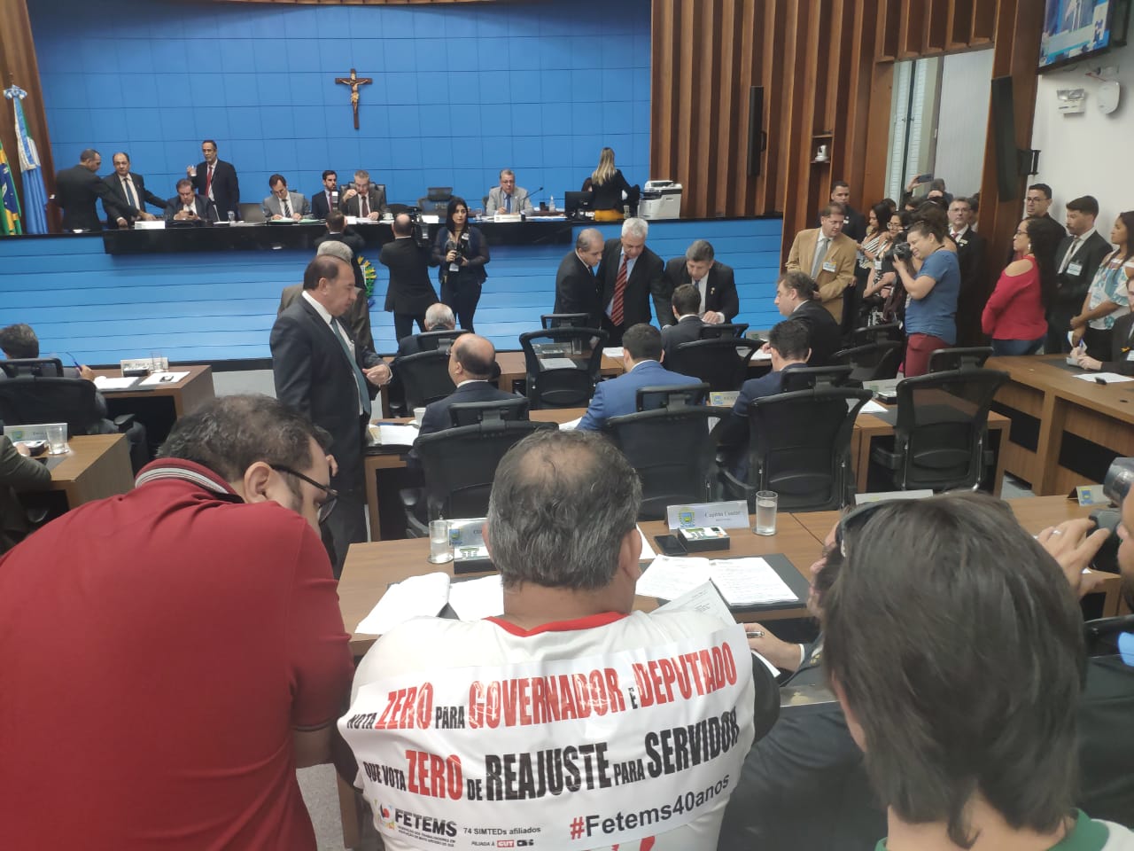 Manifestantes ocuparam a plateia da Assembleia Legislativa para pressionar deputados estaduais pela aprovação do texto - Gabi Couto/CBN