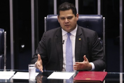 Presidente do Senado anunciou que deve instalar na terça-feira (27) a Comissão - Foto: Valter Companato/Agência Brasil