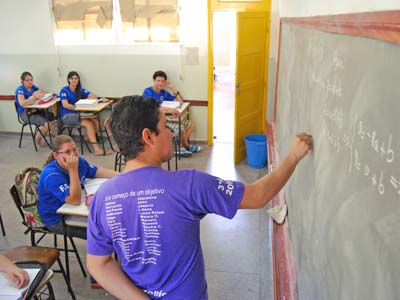 Alunos se preparam para os vestibulares do final do ano -