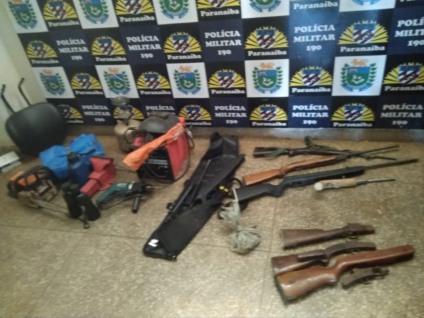 Durante a visita, um dos policiais viu uma máquina de solda que foi prontamente reconhecida pela vítima do furto - Divulgação/PMMS