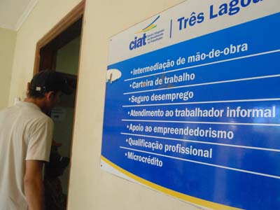 CIAT de Três Lagoas atende todos os dias dezenas de trabalhadores desempregados -
