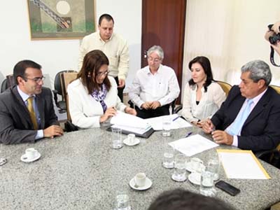 Com a liberação do documento, as obras já poderão ser iniciadas e segundo a diretora os trabalhos de terraplanagem começam na primeira semana de maio -