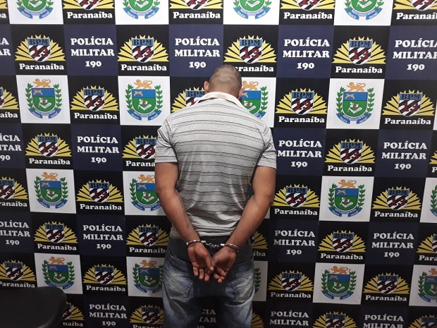 Homem havia perseguido esposa e acabou rasgando sua roupa, deixando-a parcialmente nua - 13º BPM Paranaíba/Reprodução