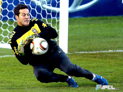 Brasil de Julio Cesar estreia contra coreanos e treslagoenses poderão assistir no ?Copa na Praça?, hoje a partir das 14:30h -