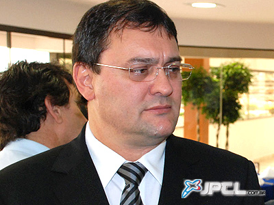 o presidente da Fiems, Sérgio Marcolino Longen,  o momento é de ameaça de recessão e por isso a Selic deveria recuar ao nível de um dígito -