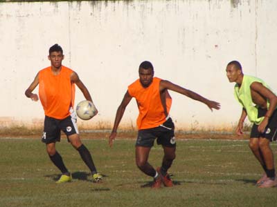 Ontem a equipe comandada pelo técnico Eloi Krüger fez apenas um trabalho tático - Ontem a equipe comandada pelo técnico Eloi Krüger fez apenas um trabalho tático -